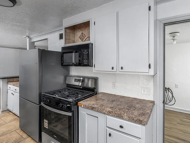 713 NW 32nd St — Photo 16