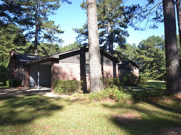 2nd image of 861 Columbia Road 43