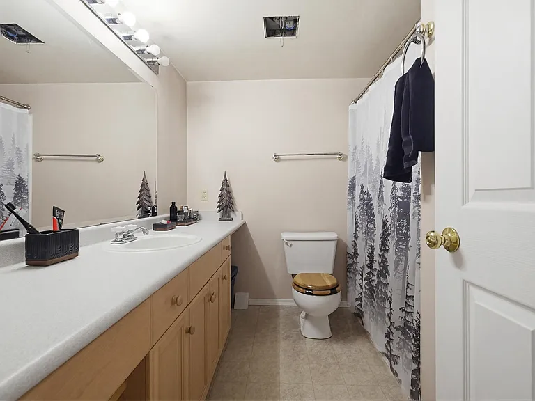 2165 Tower Ct — Photo 17