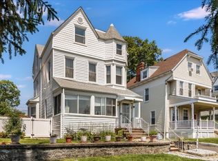 22 Forest St FLOOR 2, Montclair, NJ 07042