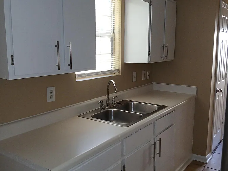 194 Antebellum Ct — Photo 32