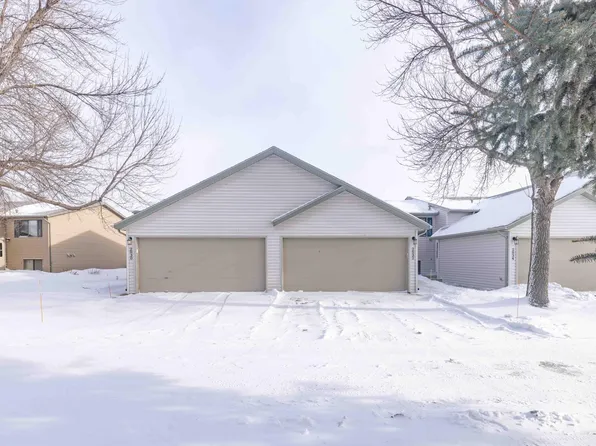 2832 32nd St S, Moorhead, MN 56560