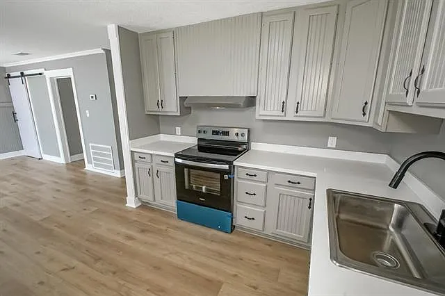308 Robin Hood Dr — Photo 12