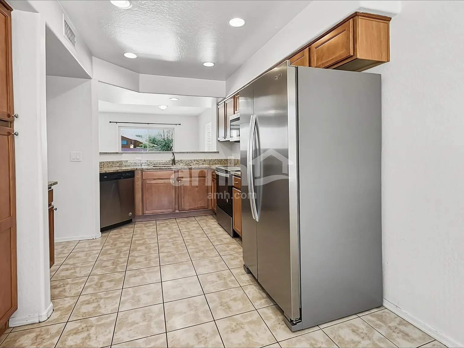 3 bed, 2.5 bath, 1806 sqft, $1,995 — Photo 4