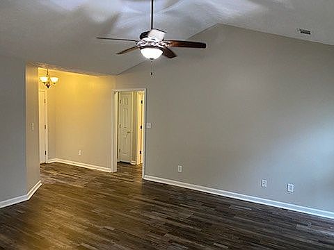 5th image of 929 Law Dr