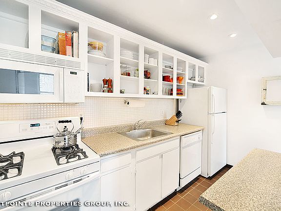 3rd image of 358 W 23rd St APT 3F