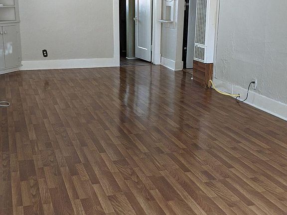 2nd image of 718 S Hayes Ave