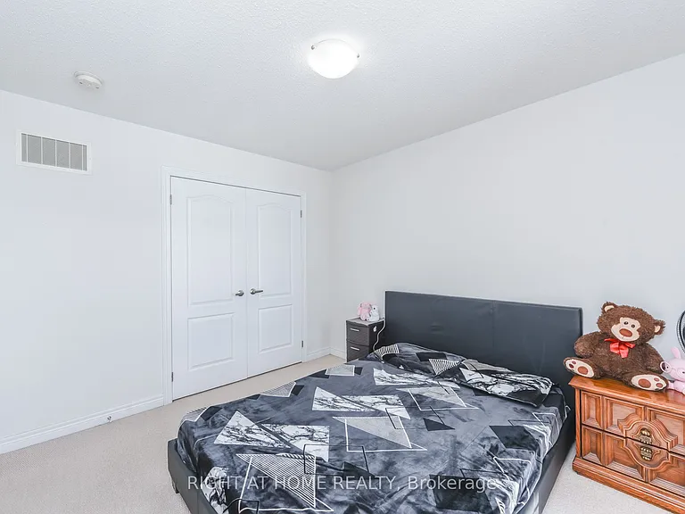36 Spokanne St — Photo 33