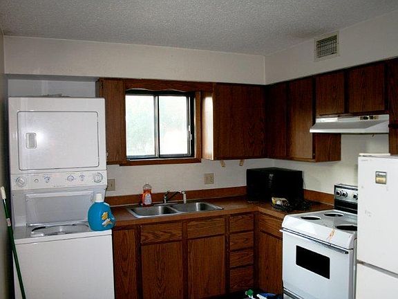 5th image of 4400 Castlewood Pl Unit 3