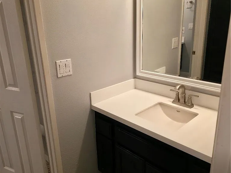 4558 Willis Ave — Photo 12