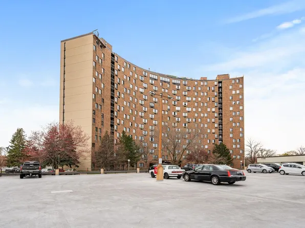 1181 Edgcumbe Rd APT 916, Saint Paul, MN 55105