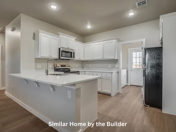 121 Sterling Dr, Chickasha, OK 73018