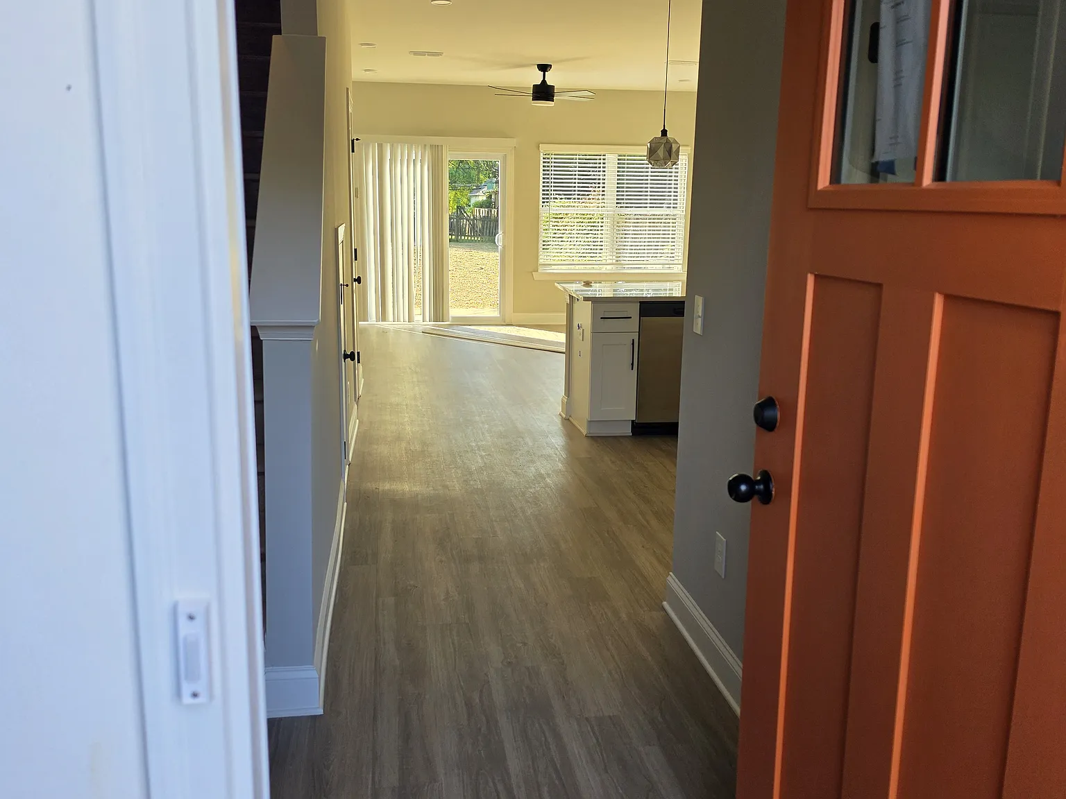 3 bed, 2.5 bath, 1549 sqft, $1,995 — Photo 3