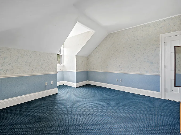 7 Oak St #408 — Photo 3