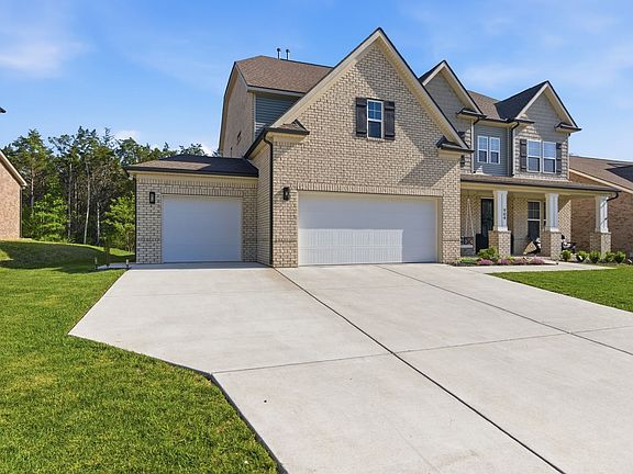 2nd image of 904 Carnation Dr