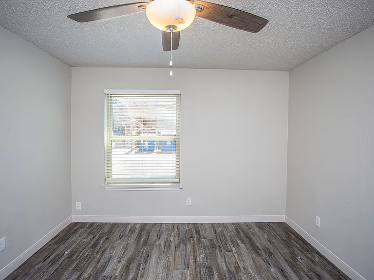Saddlewood Apartments — Photo 80