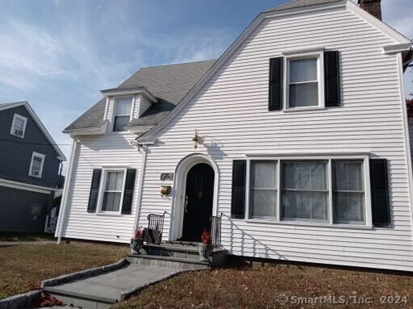 32 Wade Street, Bridgeport, CT 06604