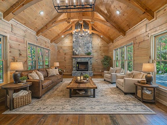 2nd image of 85 Moreland Trl