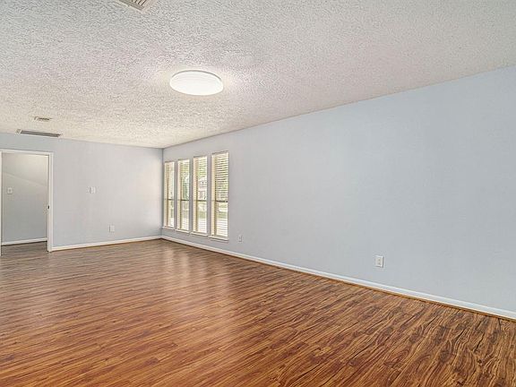 5th image of 15907 Brookvilla Dr
