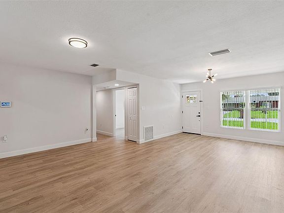 4th image of 368 N BOYD STREET