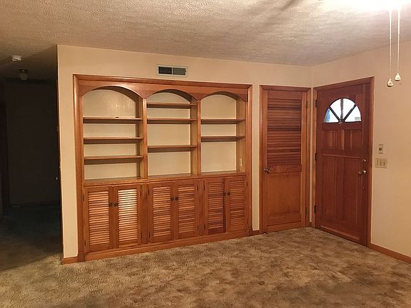 Main Fl. Living Room