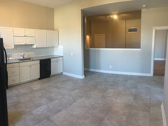 3rd image of 2300 Shenandoah Ave #2303