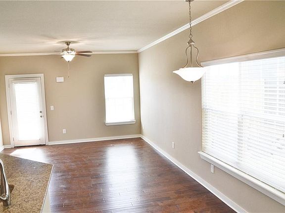 4th image of 3808 SW Peachwood Dr
