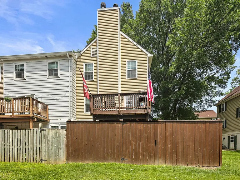 1531 Marlborough Ct — Photo 30