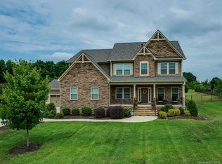 3002 Botetourt Ct, Matthews, NC 28104