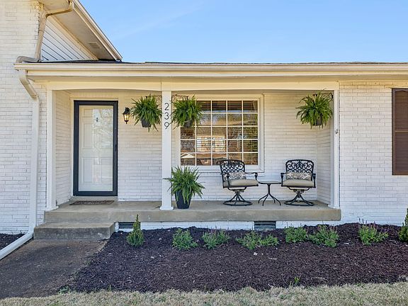 4th image of 239 Sterling Rd