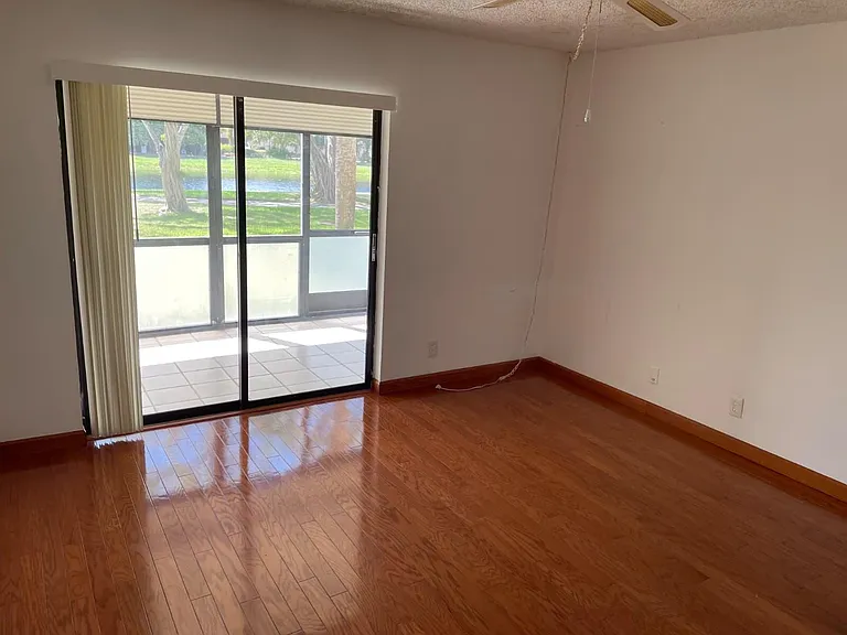 2322 S Cypress Bend Dr #110 — Photo 7