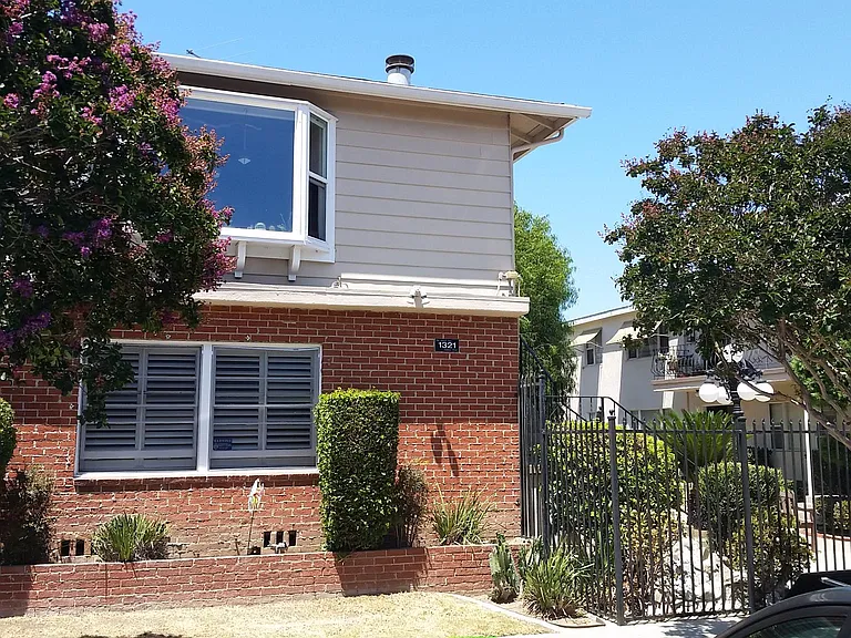 1321 E Appleton St #4 — Photo 2