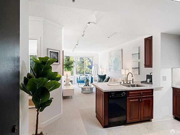 5th image of 240 Lombard St APT 829