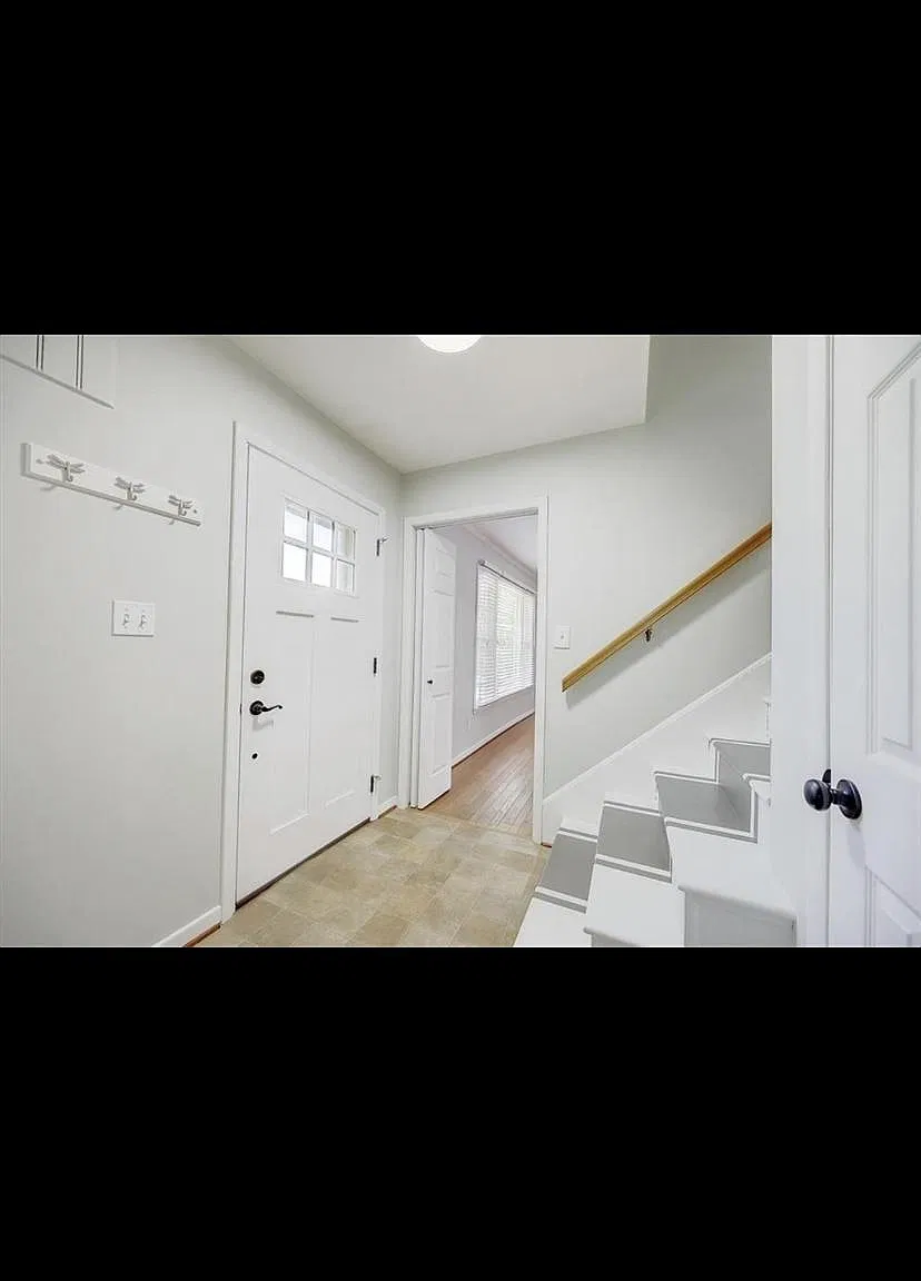 4 bed, 2328 sqft, $2,800 — Photo 3