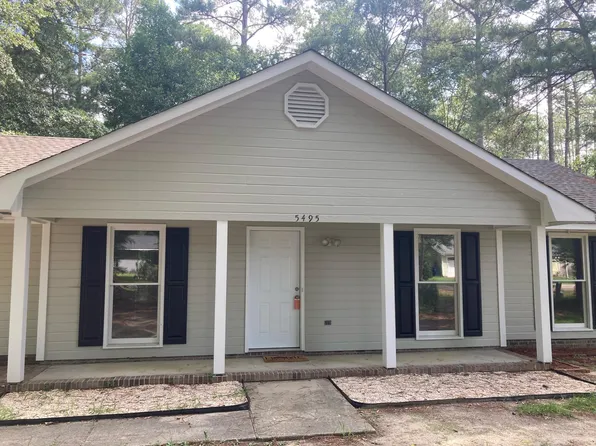 5495 Bush Ct, Hope Mills, NC 28348