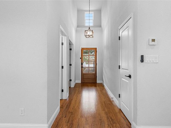 5th image of 3225 Hawthorne Rd