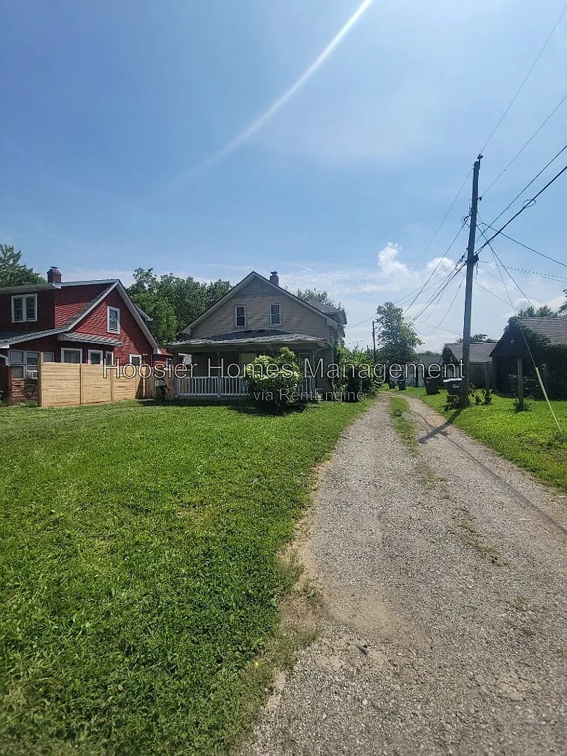 3 bed, 2.0 bath, 1340 sqft, $1,900 — Photo 3