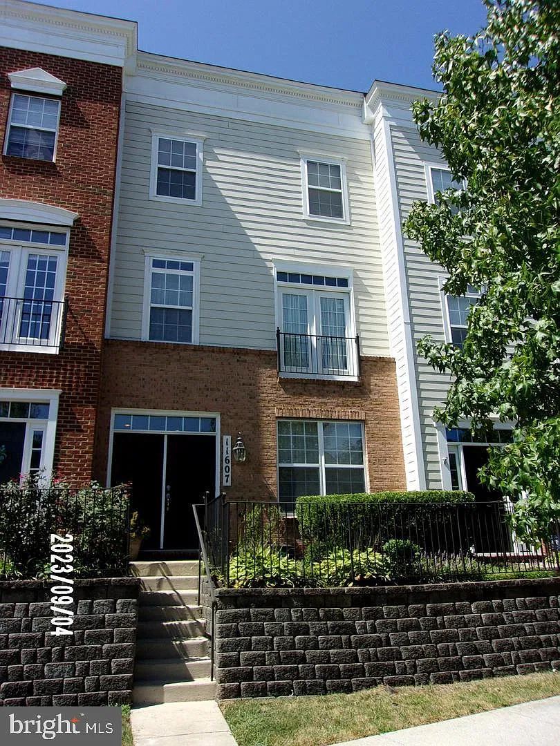 3 bed, 4.0 bath, 1896 sqft, $3,500 — Photo 1
