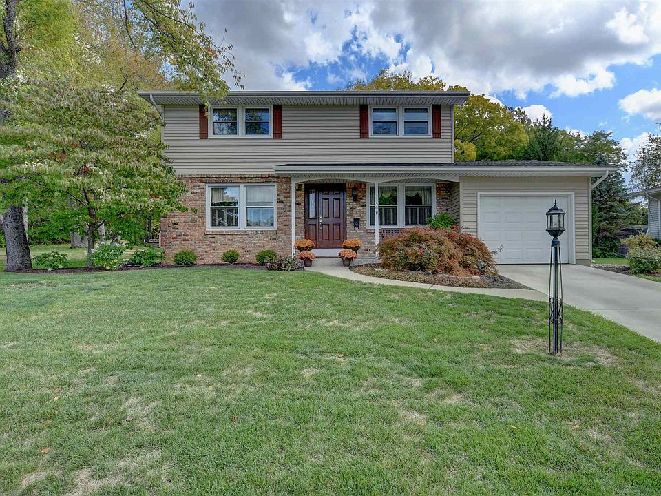 1st image of 300 Iwo St