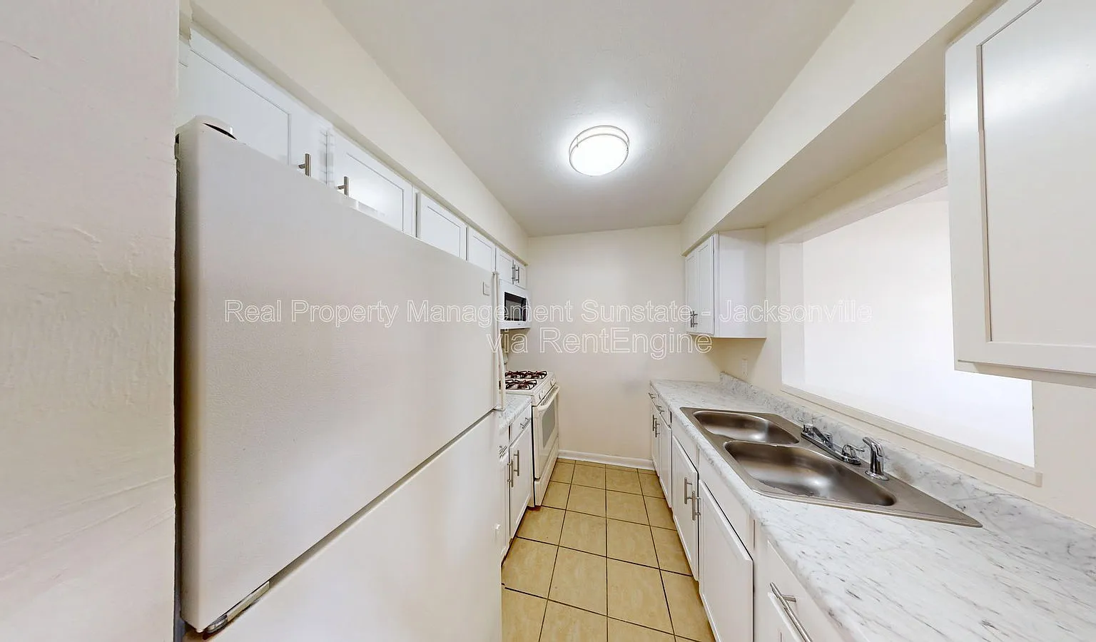 2 bed, 1.0 bath, 700 sqft, $1,050 — Photo 4