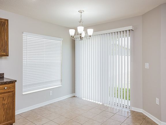 5th image of 912 Windton Oak Dr