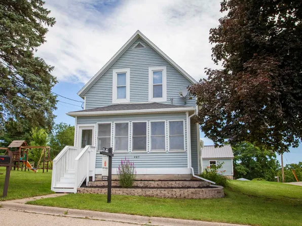 403 7th St, Mineral Point, WI 53565