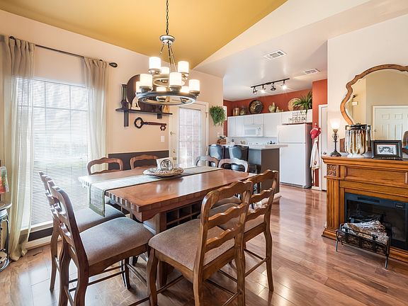 4th image of 115 Chapel Hill Cir