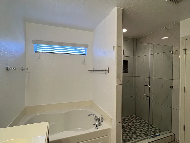 10909 Charreada Trl — Photo 28