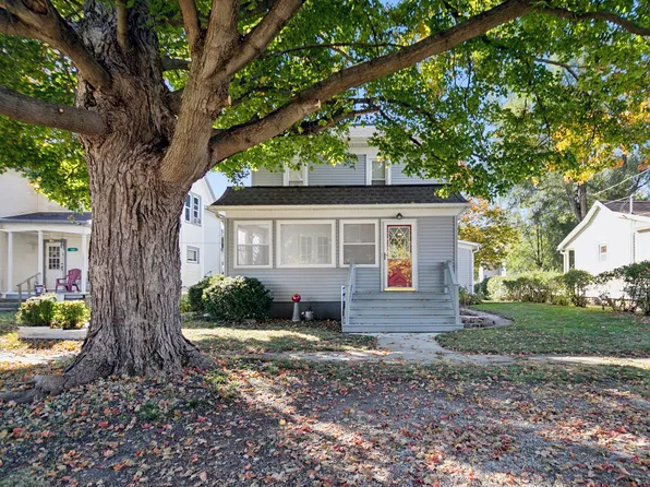 260 W 3rd Ave, Clifton, IL 60927
