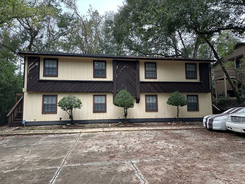 1st image of 2002 Bradford Ct APT A