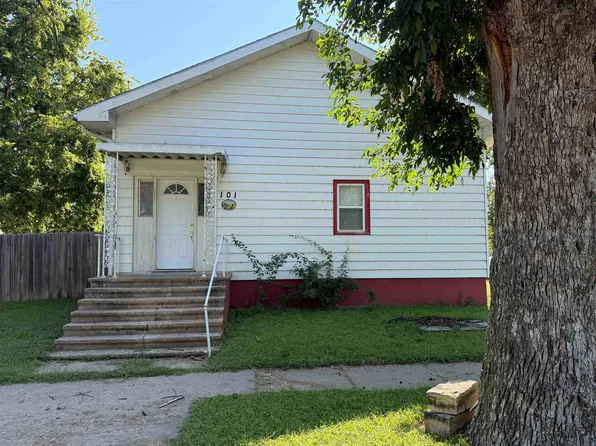 101 N Broadway St, Saint John, KS 67576