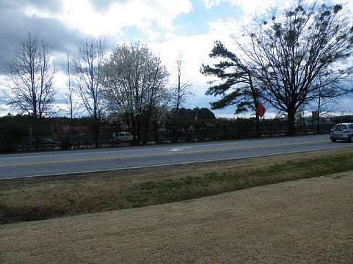 5th image of 1400 Dogwood Dr SE