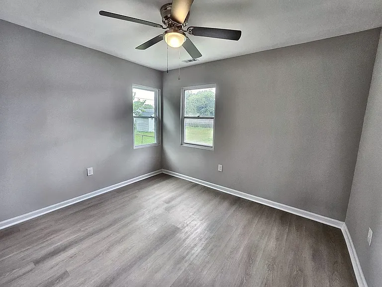 536 Leonard Rd — Photo 9