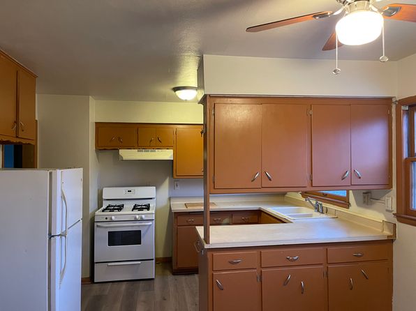5270 N Mohawk Ave, Glendale, WI 53217